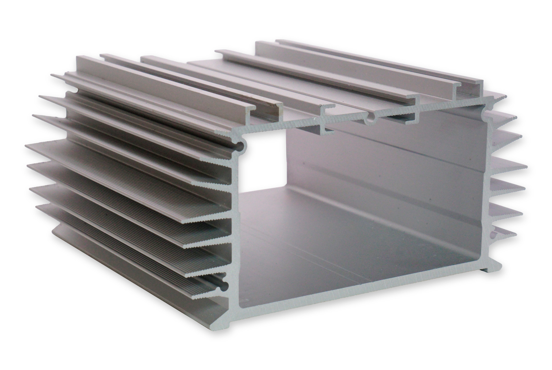 Как подобрать оптимальный алюминиевый профиль для магистрального освещения