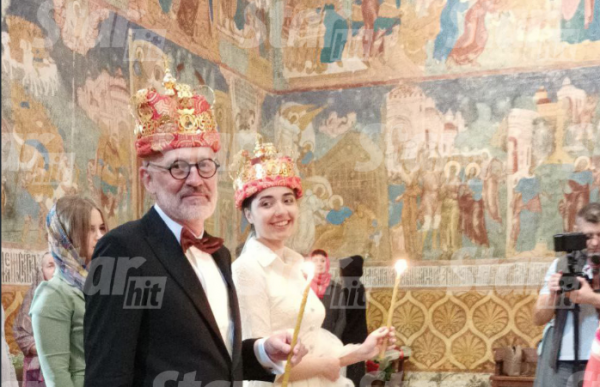 58-летний Гордон обвенчался с 20-летней студенткой 58-летний Гордон обвенчался с 20-летней студенткой