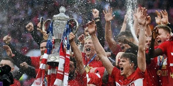 Более 50 фанатов «Спартака» задержали в Москве Более 50 фанатов «Спартака» задержали в Москве