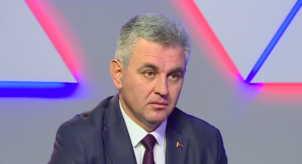 Глава Приднестровья отправил премьера и правительство в отставку Глава Приднестровья отправил премьера и правительство в отставку