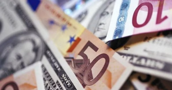 Курс евро опустился ниже 60 рублей Курс евро опустился ниже 60 рублей