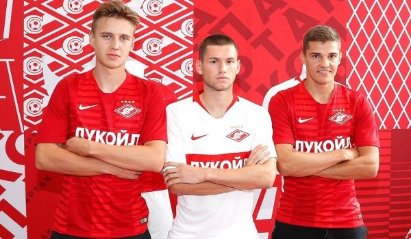 Nike прекратила 17-летнее сотрудничество со "Спартаком" Nike прекратила 17-летнее сотрудничество со "Спартаком"