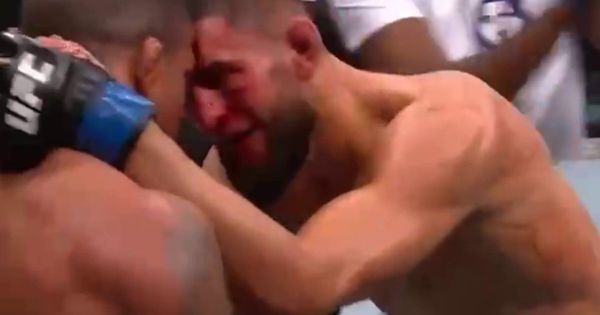 Петр Ян&nbsp;проиграл американцу Алджамейну Стерлингу в&nbsp;бою&nbsp;за&nbsp;пояс UFC&nbsp;в&nbsp;легчайшем весе