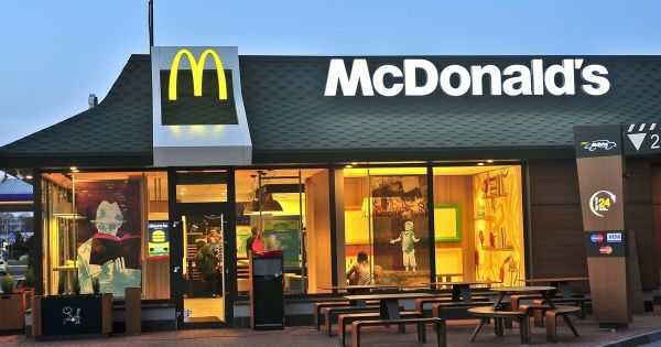 Стало известно новое имя и логотип McDonald's в России Стало известно новое имя и логотип McDonald's в России