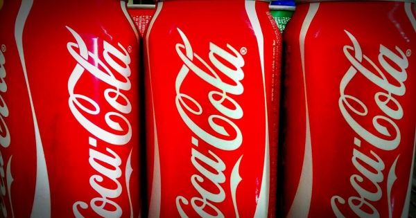 Coca-Cola прекращает производство и продажу напитков в России