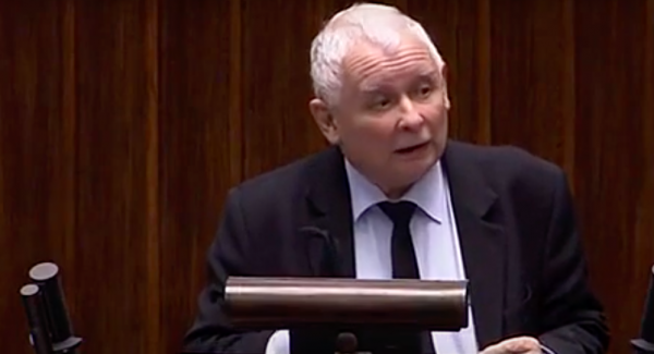 Глава правящей партии Польши «Право и справедливость» Качиньский ушел в отставку Глава правящей партии Польши «Право и справедливость» Качиньский ушел в отставку