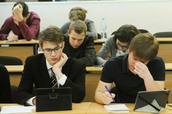 Какие законы Госдума планирует рассмотреть осенью Какие законы Госдума планирует рассмотреть осенью