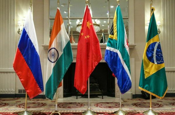 Страны БРИКС работают над созданием новой международной резервной валюты Страны БРИКС работают над созданием новой международной резервной валюты