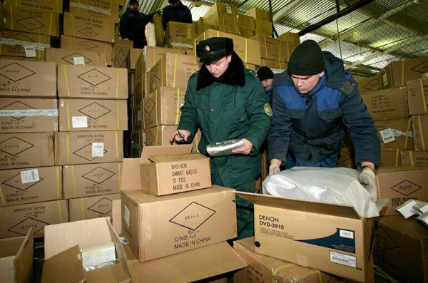 Таможенникам разрешат расследовать дела по валютным преступлениям Таможенникам разрешат расследовать дела по валютным преступлениям