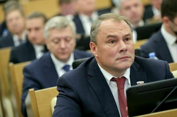 Толстой предложил для безопасности передать школы на региональный уровень