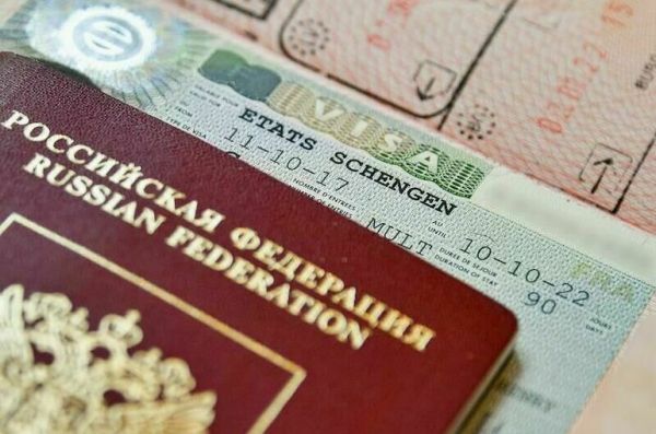 Упрощенный визовый режим с ЕС могут отменить в течение недели Упрощенный визовый режим с ЕС могут отменить в течение недели