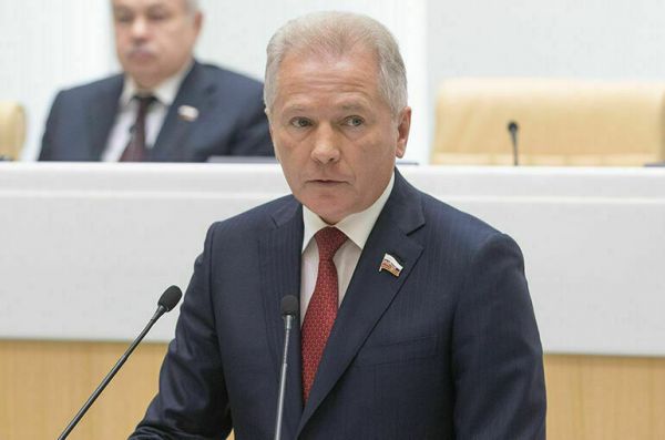 Пономарев считает, что принятие законопроекта об инвестквотах для рыбаков необходимо перенести