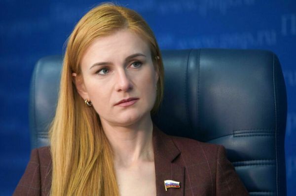 Бутина считает, что республиканцы не смогут отстранить Байдена от власти Бутина считает, что республиканцы не смогут отстранить Байдена от власти