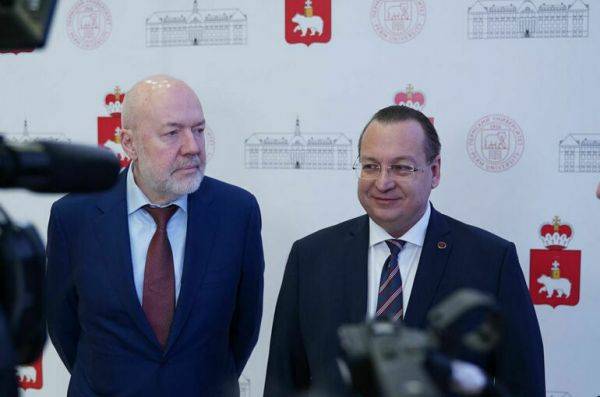 Павел Крашенинников стал почетным профессором Пермского исследовательского университета Павел Крашенинников стал почетным профессором Пермского исследовательского университета