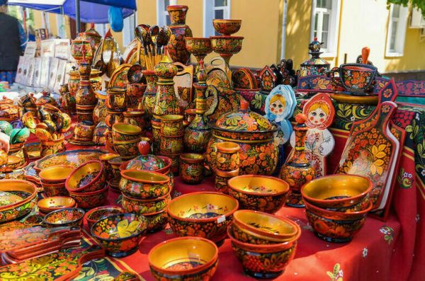 Предельную цену подарков чиновникам в категории народных промыслов хотят увеличить Предельную цену подарков чиновникам в категории народных промыслов хотят увеличить