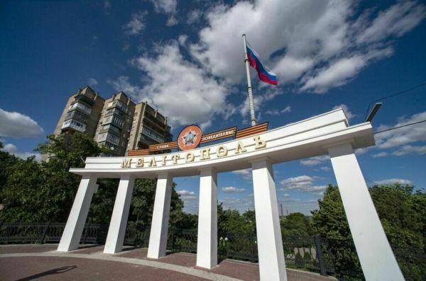 Симферополь — Мелитополь: за Перекопом для нас земля есть Симферополь — Мелитополь: за Перекопом для нас земля есть