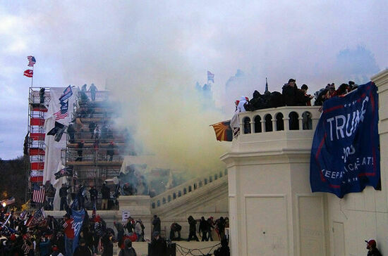 Захватить Рейхстаг. И Капитолий до кучи