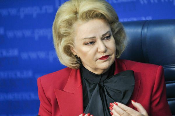 Женщин на руководящих постах должно быть больше, а их зарплаты &mdash; выше