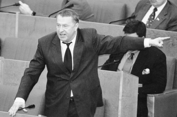 Первая Госдума играла в футбол, а в Совфед избирались президенты