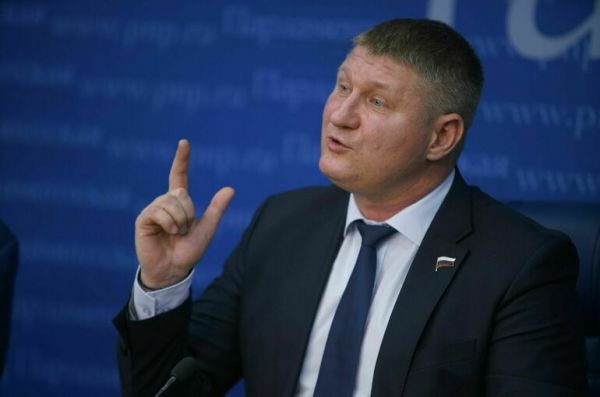 Шеремет уверен, что поставки оружия Киеву толкают мир к апокалипсису