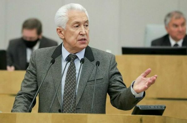 Владимир Васильев рассказал о человечности в Послании Президента Владимир Васильев рассказал о человечности в Послании Президента