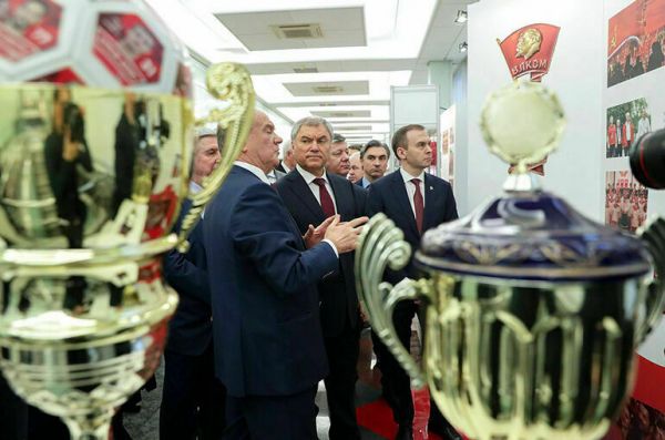 Володин: В сложные для России времена партии парламента смогли консолидироваться Володин: В сложные для России времена партии парламента смогли консолидироваться