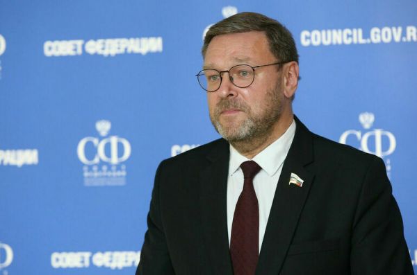 Косачев: Запад закрывает глаза на нарушения Киева из-за личного интереса Косачев: Запад закрывает глаза на нарушения Киева из-за личного интереса