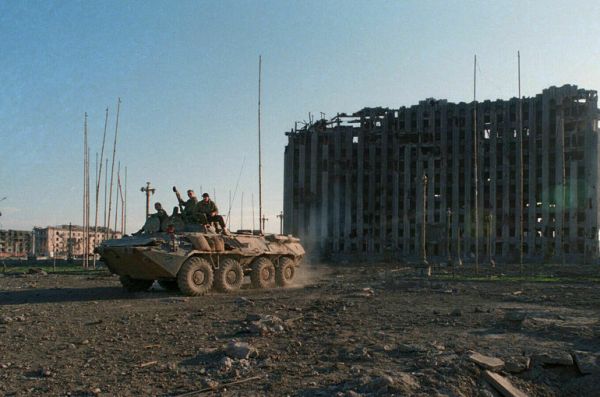 Срок службы по призыву повысили, а контрактников узаконили Срок службы по призыву повысили, а контрактников узаконили