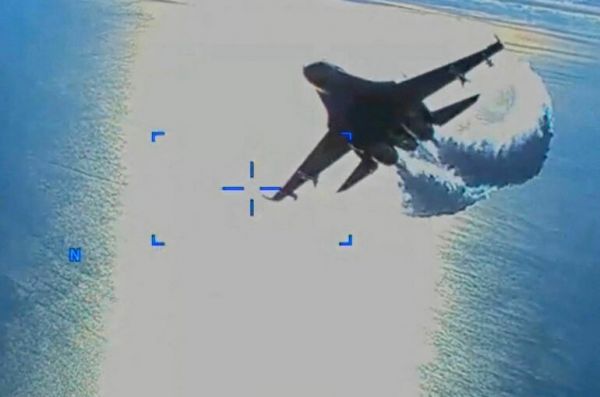 Журавлев оценил маневр СУ-27 рядом с американским беспилотником