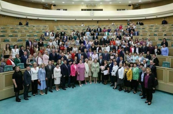 Матвиенко предложила ломать стереотипы о жизни на селе с помощью блогеров Матвиенко предложила ломать стереотипы о жизни на селе с помощью блогеров