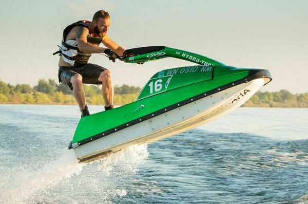 МЧС предлагает лишать прав пьяных водителей лодок и гидроциклов