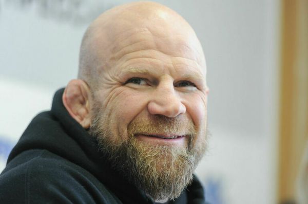 Раскулачить олигархов и помирить Россию с Америкой: чем планирует заняться в Госдуме боец ММА Джефф Монсон