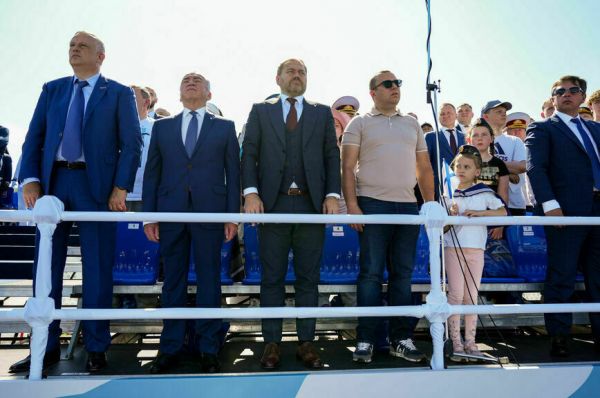 День ВМФ без самолетов, но с гостями из Африки День ВМФ без самолетов, но с гостями из Африки