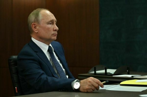 Путин подписал закон о единой ставке НДФЛ в 13-15% для удаленщиков Путин подписал закон о единой ставке НДФЛ в 13-15% для удаленщиков