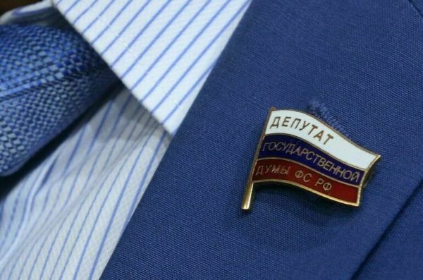 Спикерам Совфеда и Госдумы предложили разрешать выезд парламентариев за рубеж