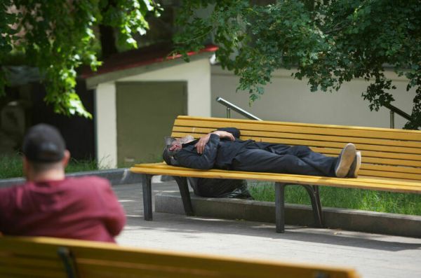 Даванков и Леонов предложили переселять бездомных из крупных городов Даванков и Леонов предложили переселять бездомных из крупных городов