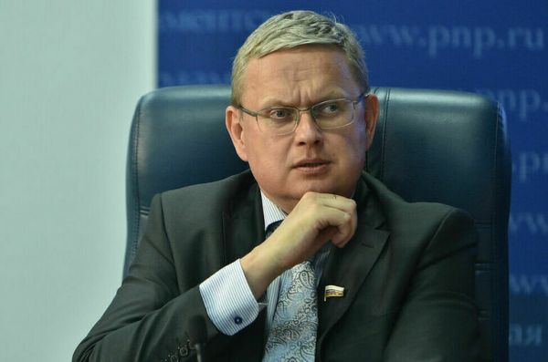 Делягин объяснил, почему отказ ЦБ от закупки доллара не сильно повлияет на экономику