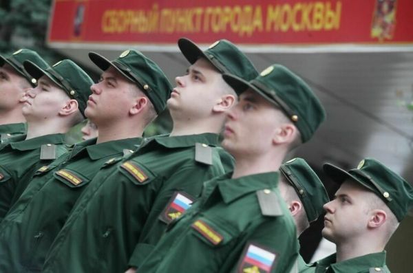 Призывникам запретили выезжать из России со дня направления повестки Призывникам запретили выезжать из России со дня направления повестки