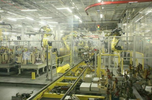 «Новые люди» предложили запретить покупку иномарок для госнужд «Новые люди» предложили запретить покупку иномарок для госнужд