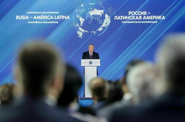 Путин предложил странам Латинской Америки объединить усилия для изменения правил мировых финансов Путин предложил странам Латинской Америки объединить усилия для изменения правил мировых финансов