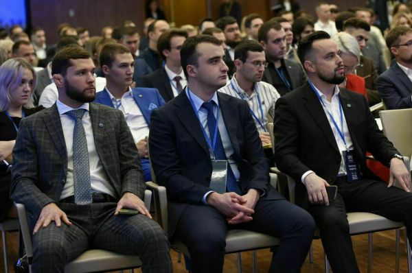 Володин рассказал молодым парламентариям о главных качествах политика Володин рассказал молодым парламентариям о главных качествах политика