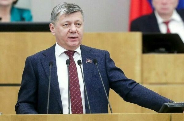 Новиков считает, что Латвия закрывает КПП на границе с РФ, желая угодить Западу