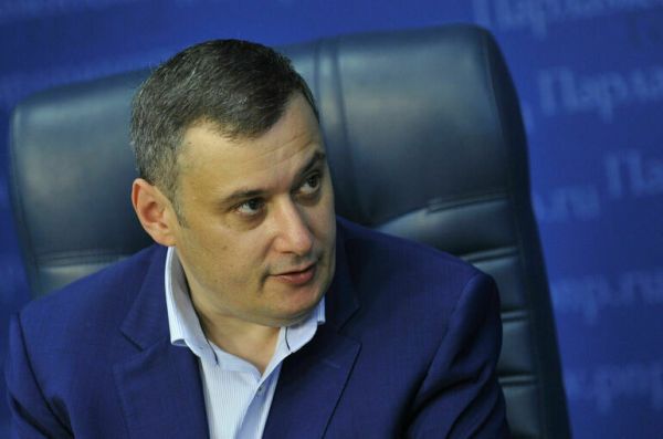 Хинштейн считает санкции Канады против «Парламентской газеты» частью информационной войны Хинштейн считает санкции Канады против «Парламентской газеты» частью информационной войны