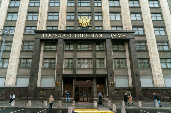 В Госдуме показали рисунки детей с изображениями Жукова, Гагарина и Чапаева