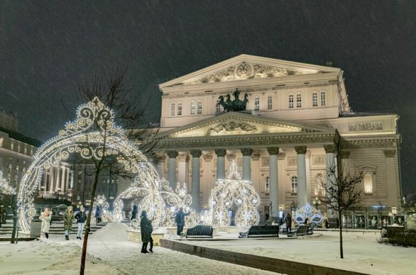 В Москве задержали ведших запись в очередь для покупки билетов в Большой театр В Москве задержали ведших запись в очередь для покупки билетов в Большой театр