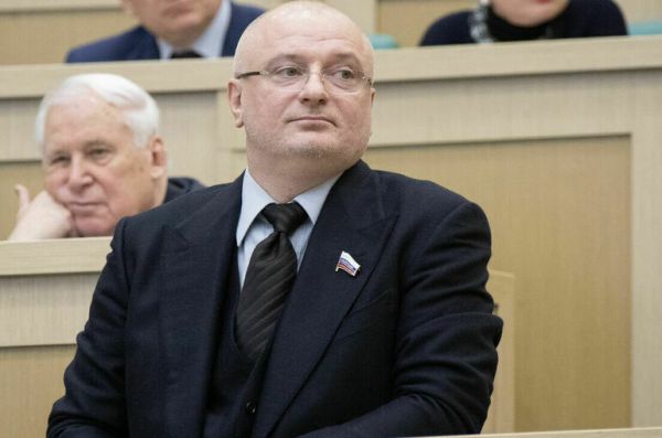 Андрей Клишас рассказал, как Конституция помогает людям в повседневной жизни