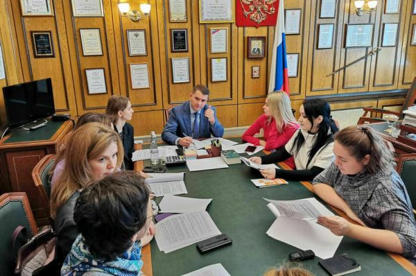 Как познакомиться со своим депутатом и что делают сенаторы в &laquo;Одноклассниках&raquo;