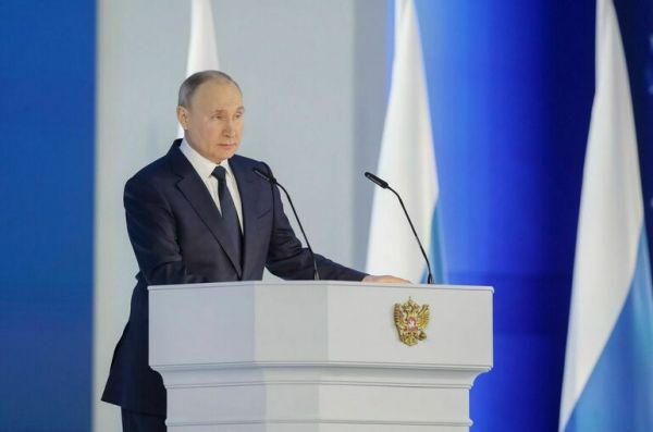 Путин поблагодарил депутатов Госдумы за защиту интересов России на мировой арене Путин поблагодарил депутатов Госдумы за защиту интересов России на мировой арене