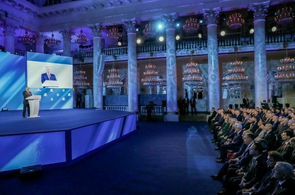 Путин: Работа Парламента стала более зрелой и профессиональной Путин: Работа Парламента стала более зрелой и профессиональной