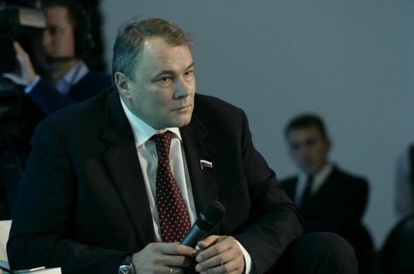 Толстой заявил о готовности Госдумы присвоить блогерам код в ОКВЭД